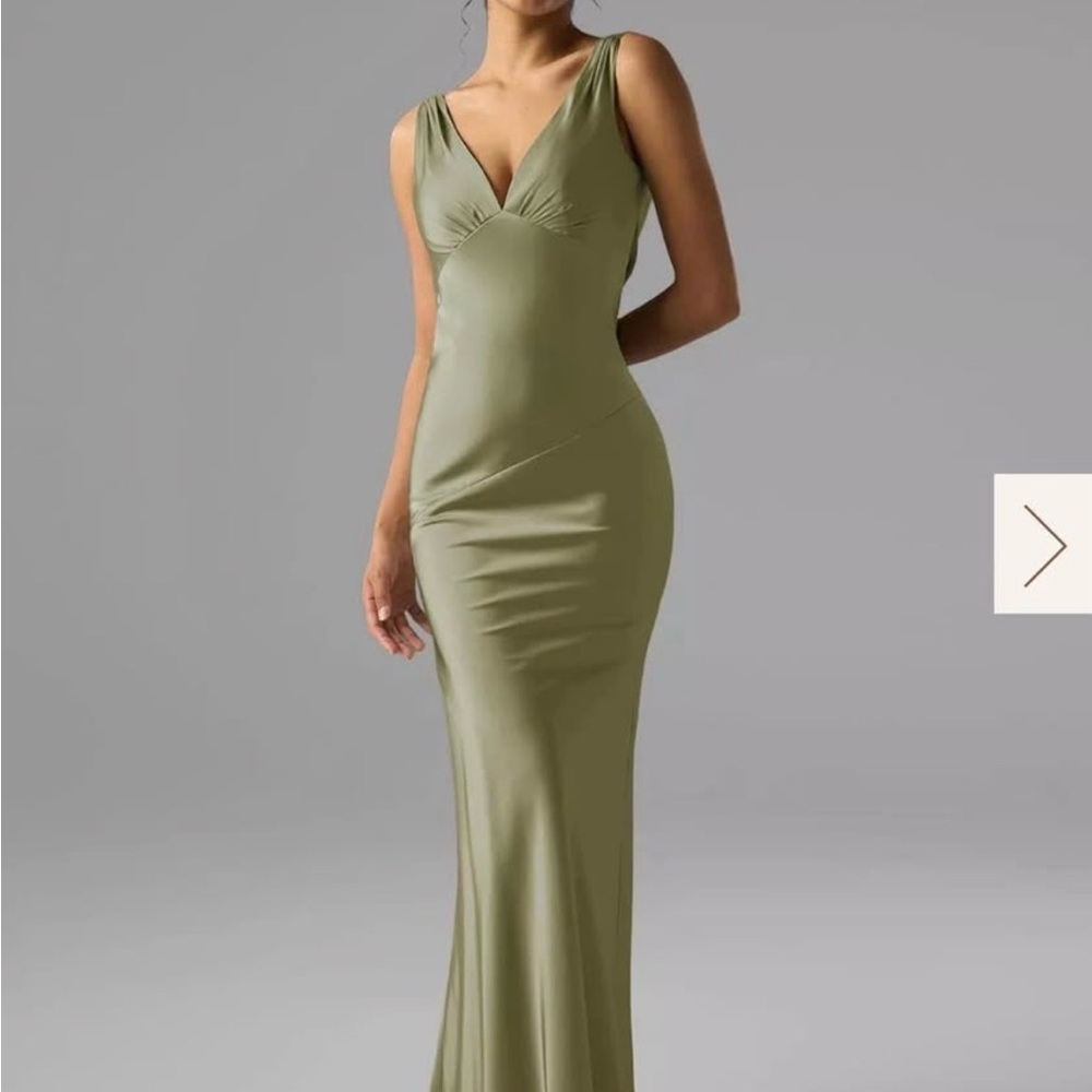 Elegant Olive Green Sleeveless Gown